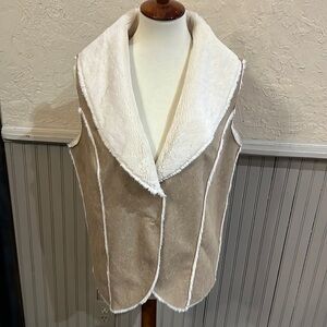 NWOT Olive & Oak Vest